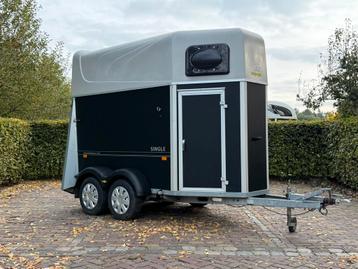 Zeer mooie hoge 1.5 paards humbaur beschikbaar voor biedingen