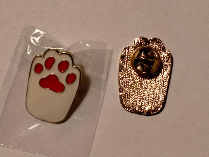kat klauw dier cartoon comic logo pin White cat claw, Verzamelen, Speldjes, Pins en Buttons, Nieuw, Ophalen of Verzenden
