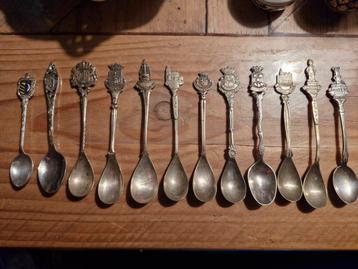 12 thee lepeltjes beschikbaar voor biedingen