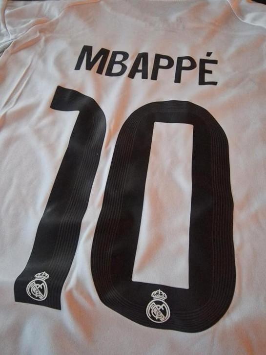 Real Madrid shirt MBAPPE kind NIEUW, Kleding | Heren, T-shirts, Zo goed als nieuw, Overige maten, Blauw, Ophalen of Verzenden