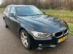 BMW 3-Serie 316I Touring AUT 2015 Zwart met nieuwe apk!, Auto's, Automaat, 4 cilinders, 1445 kg, Zwart