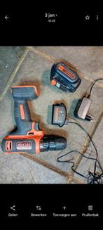 Accuboormachine met lader en accu, Ophalen, Gebruikt, Minder dan 400 watt, Boor- en Schroefmachine