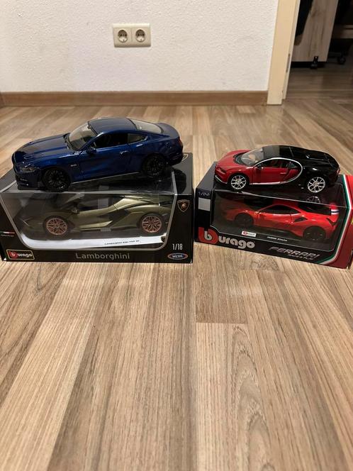 4 modelauto’s 1:18/1:24 (Lamborghini, Mustang, Ferrari), Hobby en Vrije tijd, Modelauto's | 1:18, Nieuw, Auto, Bburago, Ophalen