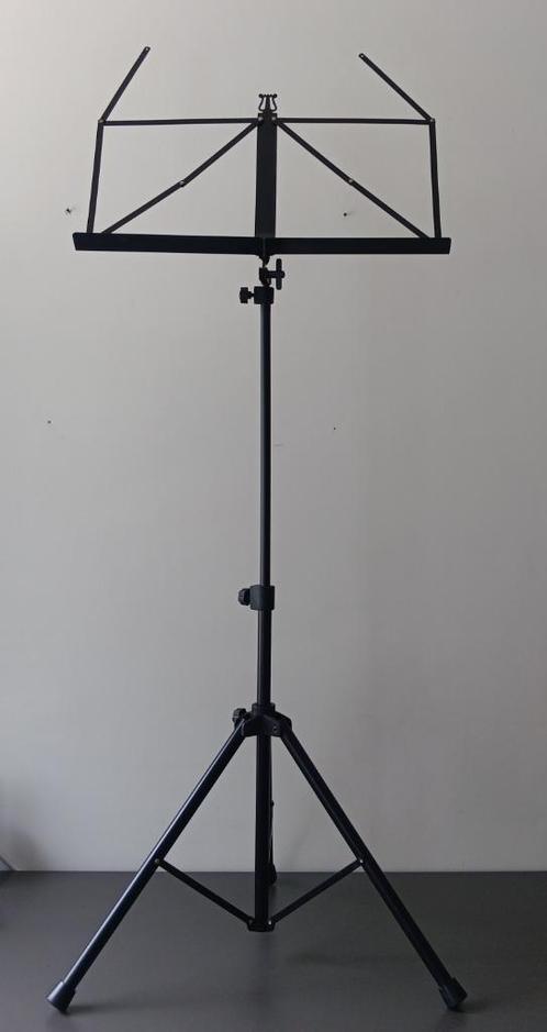zwarte inklapbare lessenaars standaard (muziekstandaard), Muziek en Instrumenten, Standaards, Zo goed als nieuw, Muziekstandaard