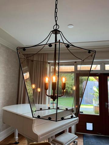 Klassieke hanglamp beschikbaar voor biedingen