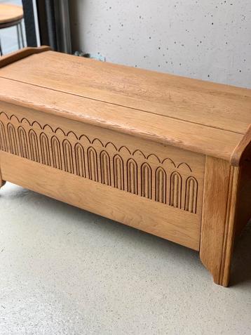 Antiek, vintage dekenkist eiken hout beschikbaar voor biedingen