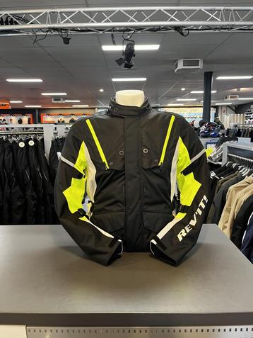REVIT HORIZON JACKET beschikbaar voor biedingen