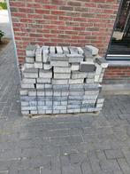 Gratis op te halen, Tuin en Terras, Tegels en Klinkers, Ophalen of Verzenden, Zo goed als nieuw, Beton, Klinkers