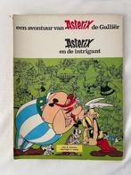 Asterix en de intrigant. 1972, Boeken, Stripboeken, Gelezen, Eén stripboek, Ophalen of Verzenden, Goscinny & Uderzo
