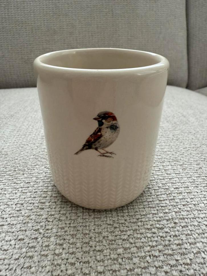 Nieuw keramieken beige plant pot reliëf en afbeelding mus, Huis en Inrichting, Woonaccessoires | Vazen, Nieuw, Overige kleuren