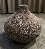 Unieke decoratieve vaas met schelpen, Huis en Inrichting, Steen, Overige kleuren, Ophalen of Verzenden, Zo goed als nieuw