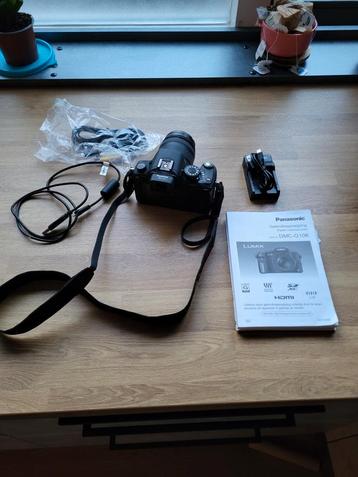 Panasonic lumix DMC-G10K digitale kamera met toebehoren.  beschikbaar voor biedingen