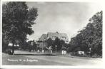 Santpoort - W. de Zwijgerlaan met villa s, Verzamelen, Ansichtkaarten | Nederland, Ophalen of Verzenden, 1940 tot 1960, Gelopen
