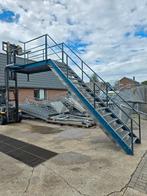Stalen trap  blauw/antraciet. Hoog 3,25mtr. Nob068, Doe-het-zelf en Verbouw, Ladders en Trappen, Ophalen, Zo goed als nieuw, 2 tot 4 meter