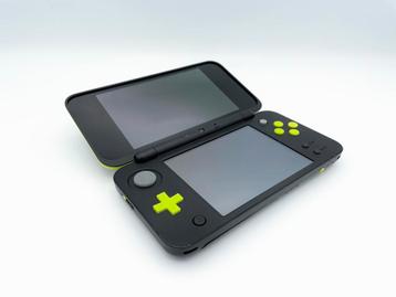 New Nintendo 2DS XL Black + Lime Green + Mario Kart 7 beschikbaar voor biedingen