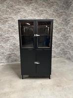 Industriële vintage apothekerskast | dokterskast nr.1146, Huis en Inrichting, Kasten | Vitrinekasten, Info@antiekgroothandel.com