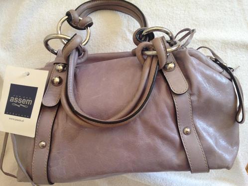 Coccinelle leren tas lila (Nieuw), Sieraden, Tassen en Uiterlijk, Tassen | Damestassen, Nieuw, Schoudertasje, Paars, Ophalen of Verzenden