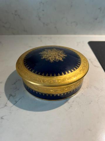 Dekselpotje Lazeyras Limoges France. beschikbaar voor biedingen