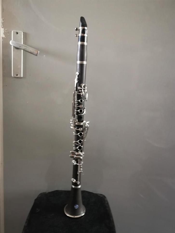 Klarinet, naamloos, Muziek en Instrumenten, Blaasinstrumenten | Klarinetten, Gebruikt, Bes-klarinet, Kunststof, Met koffer, Ophalen of Verzenden