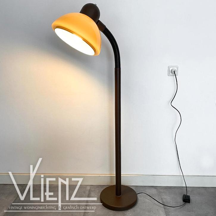 Vintage, Midcentury Herda vloerlamp, staande lamp kunststof, Verzamelen, Retro, Huis en Inrichting, Ophalen