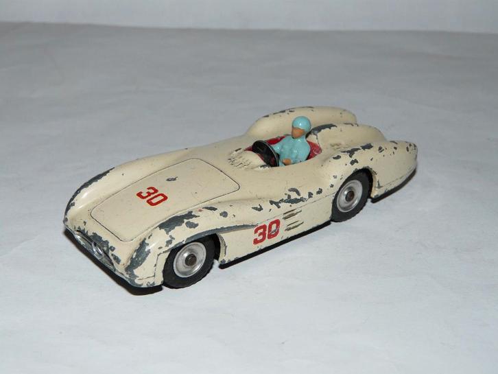 Dinky Toys - Nr. 237 - Mercedes Benz Raceauto Spun Hubs, Hobby en Vrije tijd, Modelauto's | 1:43, Gebruikt, Auto, Dinky Toys, Ophalen