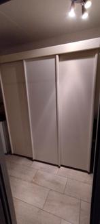 Gratis ophalen grote kledingkast, Huis en Inrichting, Ophalen, Met deur(en), Gebruikt, 200 cm of meer