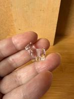 Hond van glas met blauw steentje - hxbxd 1.9x2x0.6cm - glas, Verzamelen, Poppenhuizen en Toebehoren, Ophalen of Verzenden, Zo goed als nieuw
