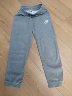 Nike joggingbroek grijs mt 158-170/ kinderXL, Ophalen of Verzenden, Zo goed als nieuw, Jongen, Broek