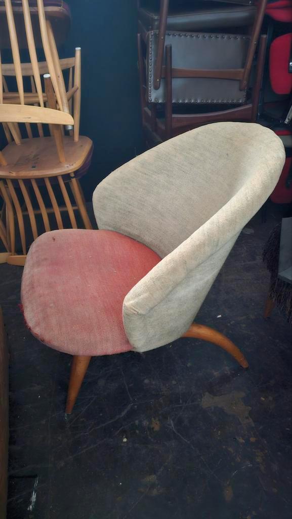 2 Artifort theo ruth  Fauteuils - Vintage Design, Huis en Inrichting, Fauteuils, Gebruikt, Hout, Stof, 50 tot 75 cm, Minder dan 75 cm