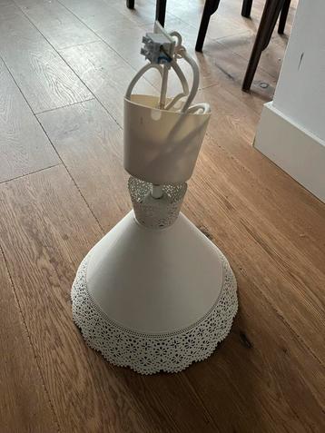 Plafondlamp - gratis ophalen beschikbaar voor biedingen