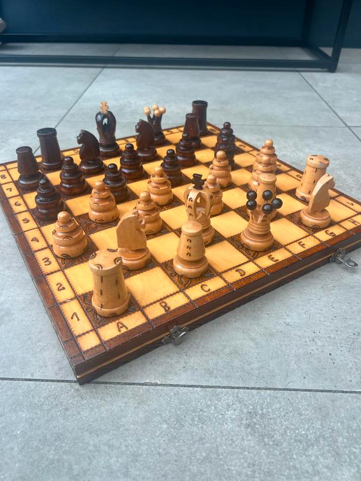 Italiaans Handgemaakt Schaakbord & Inklapbaar ! Jaren ‘60 !!, Hobby en Vrije tijd, Gezelschapsspellen | Bordspellen, Zo goed als nieuw