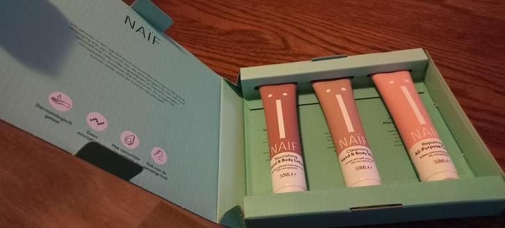 Naïf Body Kit - Geschenkset Lichaamsverzorging, Sieraden, Tassen en Uiterlijk, Uiterlijk | Lichaamsverzorging, Nieuw, Bodylotion, Crème of Olie