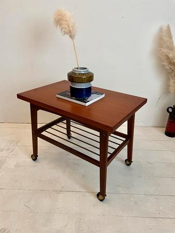 Vintage Deense Bijzettafel van Teak Fineer beschikbaar voor biedingen