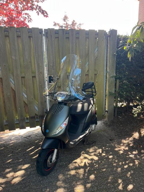 Piaggio Zip i-Get (2020), Fietsen en Brommers, Scooters | Piaggio, Zo goed als nieuw, Zip, Maximaal 25 km/u, Benzine, Ophalen