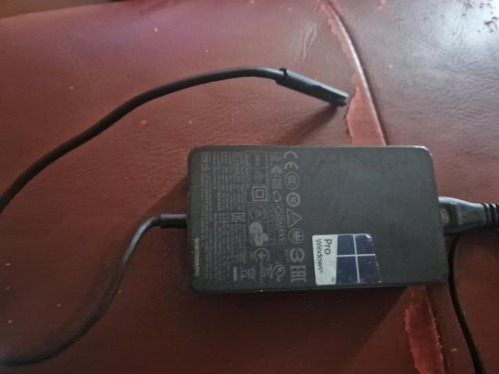 Microsoft Surface Pro Lader, Computers en Software, Laptop-opladers, Gebruikt, Ophalen of Verzenden