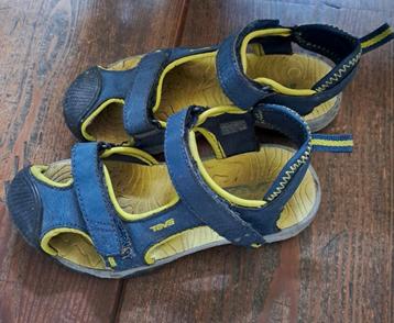 Teva kinder sandaal mt 28. Dichte neus. beschikbaar voor biedingen