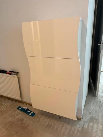Schoenenkast beschikbaar voor biedingen