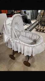 9. Wieg op wielen witte bekleding, Ophalen of Verzenden, Zo goed als nieuw, Wieg