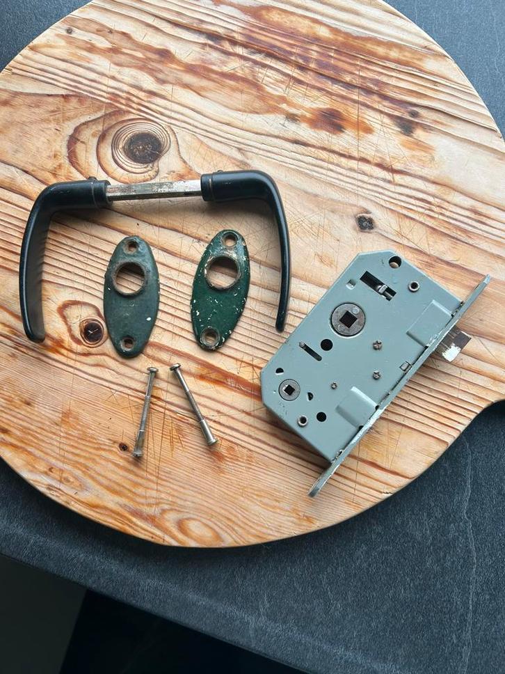 Zware metalen deurklink met slot, Doe-het-zelf en Verbouw, Hang- en Sluitwerk, Zo goed als nieuw, Slot, Ophalen of Verzenden