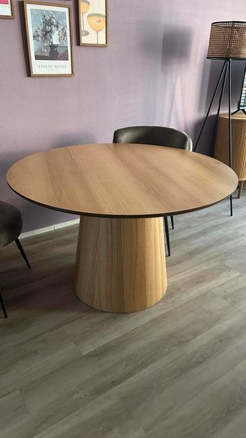 Kliplev Jysk eettafel eikenkleur beschikbaar voor biedingen
