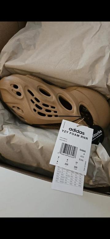 Nieuwe Yeezy Foam Runner Clay Taupe maat 37 GV6842 beschikbaar voor biedingen