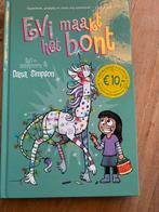 Evi en eenhoorn deel 4 - Evi maakt het bont Dana Simpson, Boeken, Fictie algemeen, Dana Simpson, Ophalen of Verzenden, Zo goed als nieuw