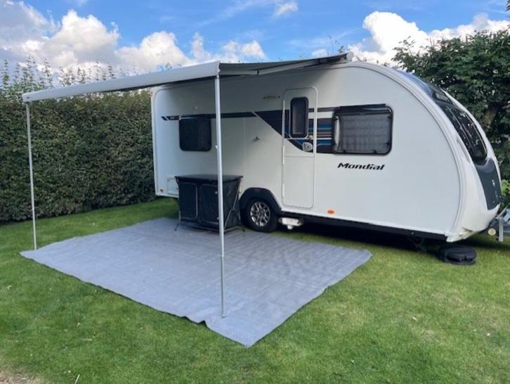 Te koop: Swift Mondial 470 SE – Luxe Caravan uit 2015, Caravans en Kamperen, Caravans, Particulier, tot en met 4, 1000 - 1250 kg