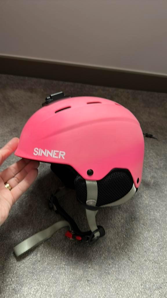 Skihelm Sinner roze met uiltje erop incl skibril, Sport en Fitness, Skiën en Langlaufen, Zo goed als nieuw, Overige typen, Skiën