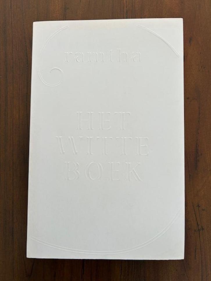Het Witte Boek  -  RAMTHA, Boeken, Esoterie en Spiritualiteit, Zo goed als nieuw, Overige typen, Spiritualiteit algemeen, Ophalen of Verzenden