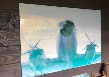 Glasschilderij met vliegtuig beschikbaar voor biedingen