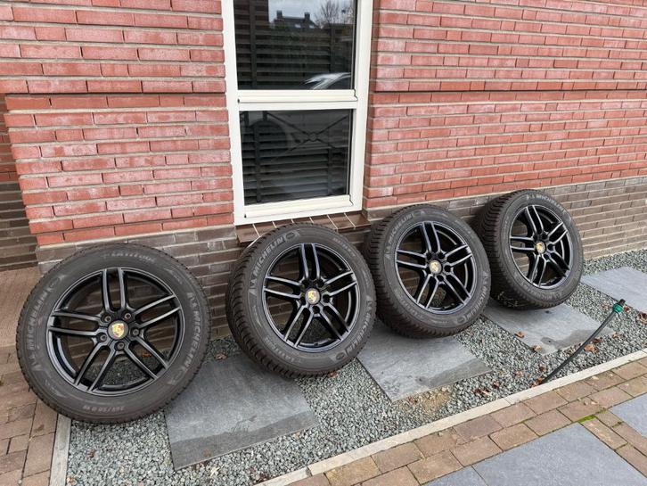 Porsche Cayenne winterset 265/50R19 originele velg top staat, Auto-onderdelen, Banden en Velgen, Banden en Velgen, Winterbanden