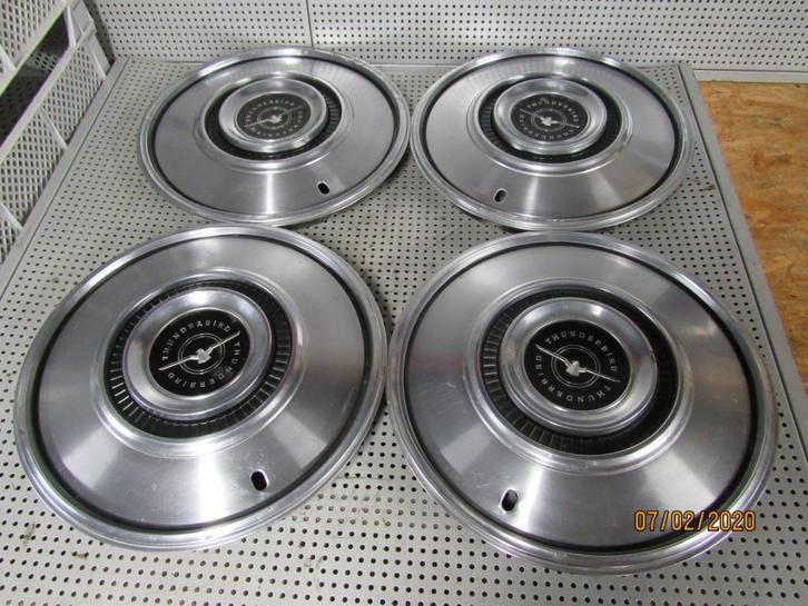 Set Wieldoppen Hubcap Ford Thunderbird '72-'76 T-Bird RVS 15, Auto diversen, Wieldoppen, Gebruikt, Ophalen of Verzenden