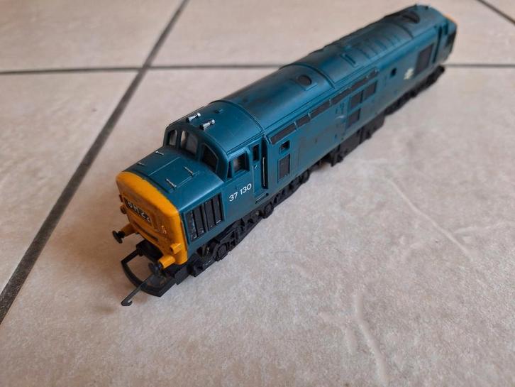 Hornby R751 Class 37 Diesel Locomotief, Hobby en Vrije tijd, Modeltreinen | H0, Ophalen of Verzenden
