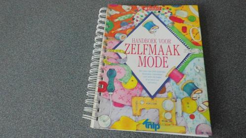 ZEER COMPLEET NIEUW NAAIBOEK VAN KNIP, Hobby en Vrije tijd, Naaien en Fournituren, Nieuw, Ophalen of Verzenden